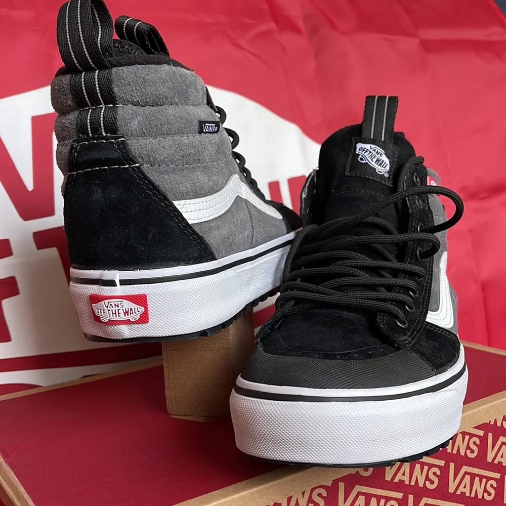 Vans Sk8-Hi Mte-2
Pewter/Black
VNOA5KYCPBQ
Men’s boots - sneakers - Picture 2 of 16